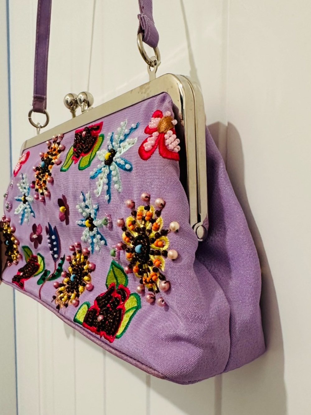 🌺NWT Vintage Floral Embroidered Lavender Clutch - Picture 4 of 15